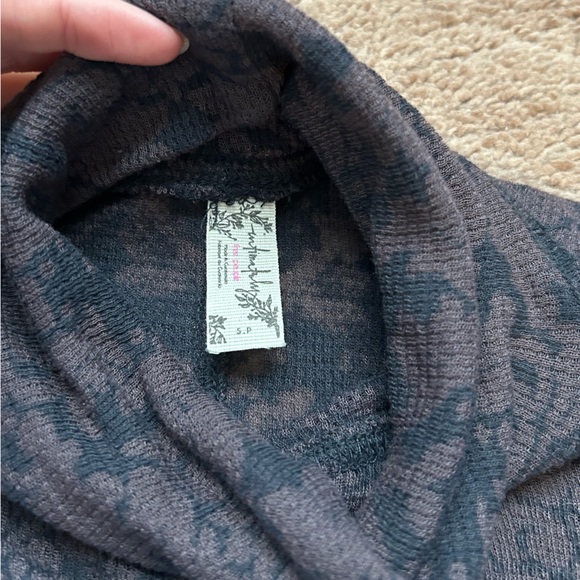 Free People Turtle Neck - Picture 2 of 7